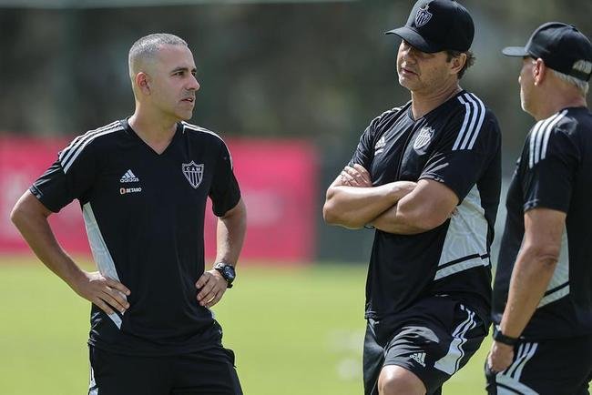 Atltico treina na Cidade do Galo sob o comando de Lucas Gonalves, tcnico interino permanente. Turco Mohamed foi demitido na manh desta sexta-feira (22).