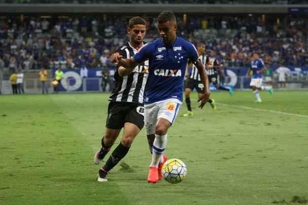 Imagens do segundo tempo do clssico entre Cruzeiro e Atltico, no Mineiro