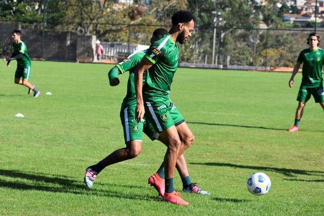 Mancini comandou primeiras atividades no Coelho nesta semana