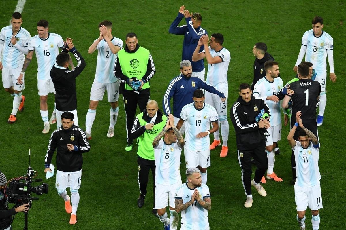Argentina derrotou Chile por 2 a 1 na Arena Corinthians, em So Paulo, e ficou com a terceira posio da Copa Amrica. Veja fotos das premiaes das duas selees.