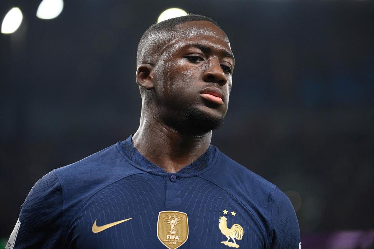 Pela ltima rodada do Grupo D da Copa do Mundo, Tunsia e Frana se enfrentam no Estdio Cidade da Educao 