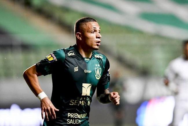 Geovane: meia tem contrato com o Coelho at dezembro de 2021.