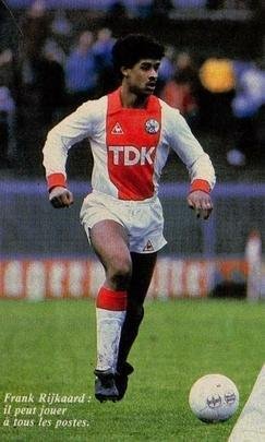 Frank Rijkaard, ex-jogador e ex-tcnico do Barcelona, vestiu Le Coq quando jogava pelo Ajax.