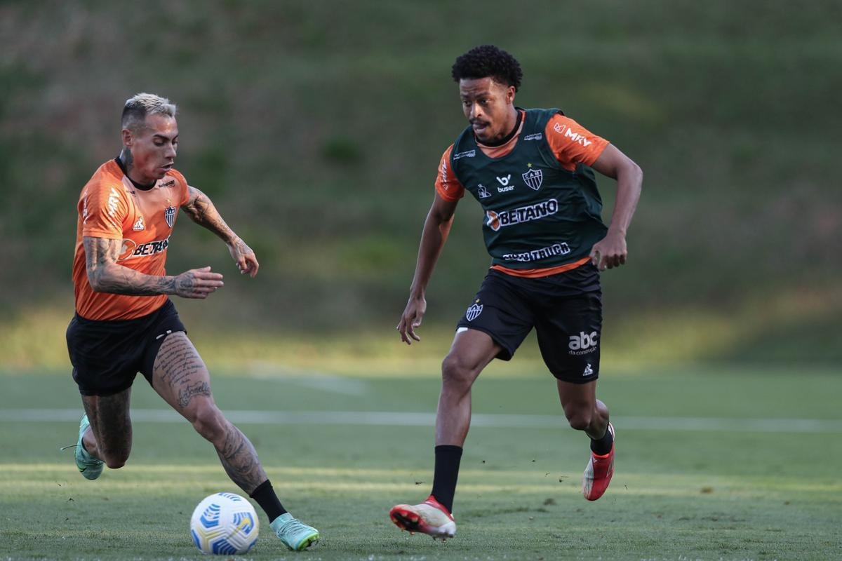 Fotos do primeiro treino de Diego Costa pelo Atltico