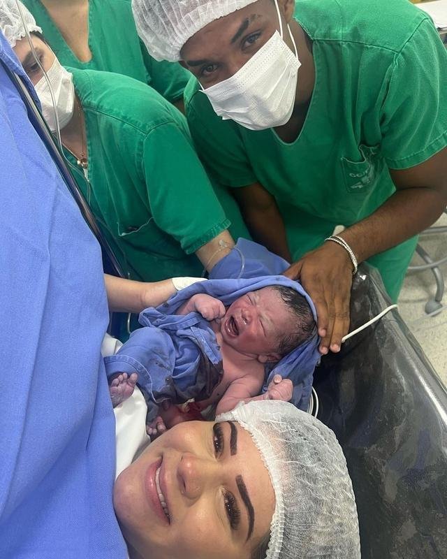 Neto acompanhou o nascimento do filho