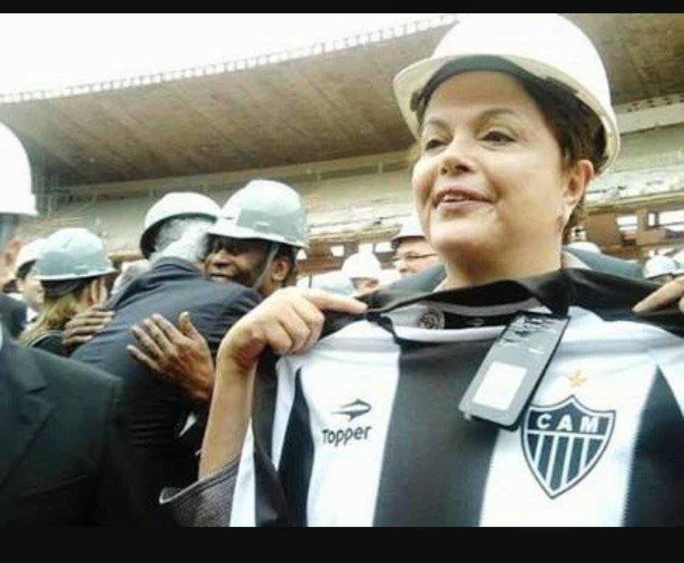 Ex-presidente do Brasil, Dilma Rousseff tambm  torcedora do Galo. 'Aprendi a gostar de futebol indo, ainda criana, ao estdio do Mineiro assistir aos jogos do Atltico', declarou em nota oficial em certa oportunidade.