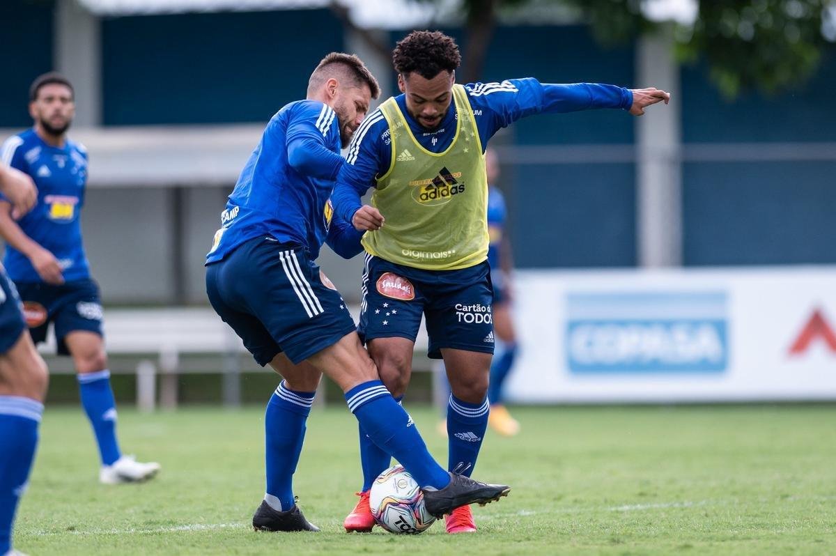 Imagens do primeiro treino do Cruzeiro antes do jogo contra o Cuiabá, pela Série B do Campeonato Brasileiro