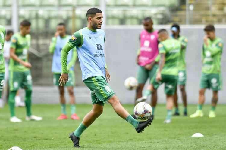 Diego Ferreira testou positivo para a COVID-19 no dia 23 de novembro, vspera do jogo contra o Juventude