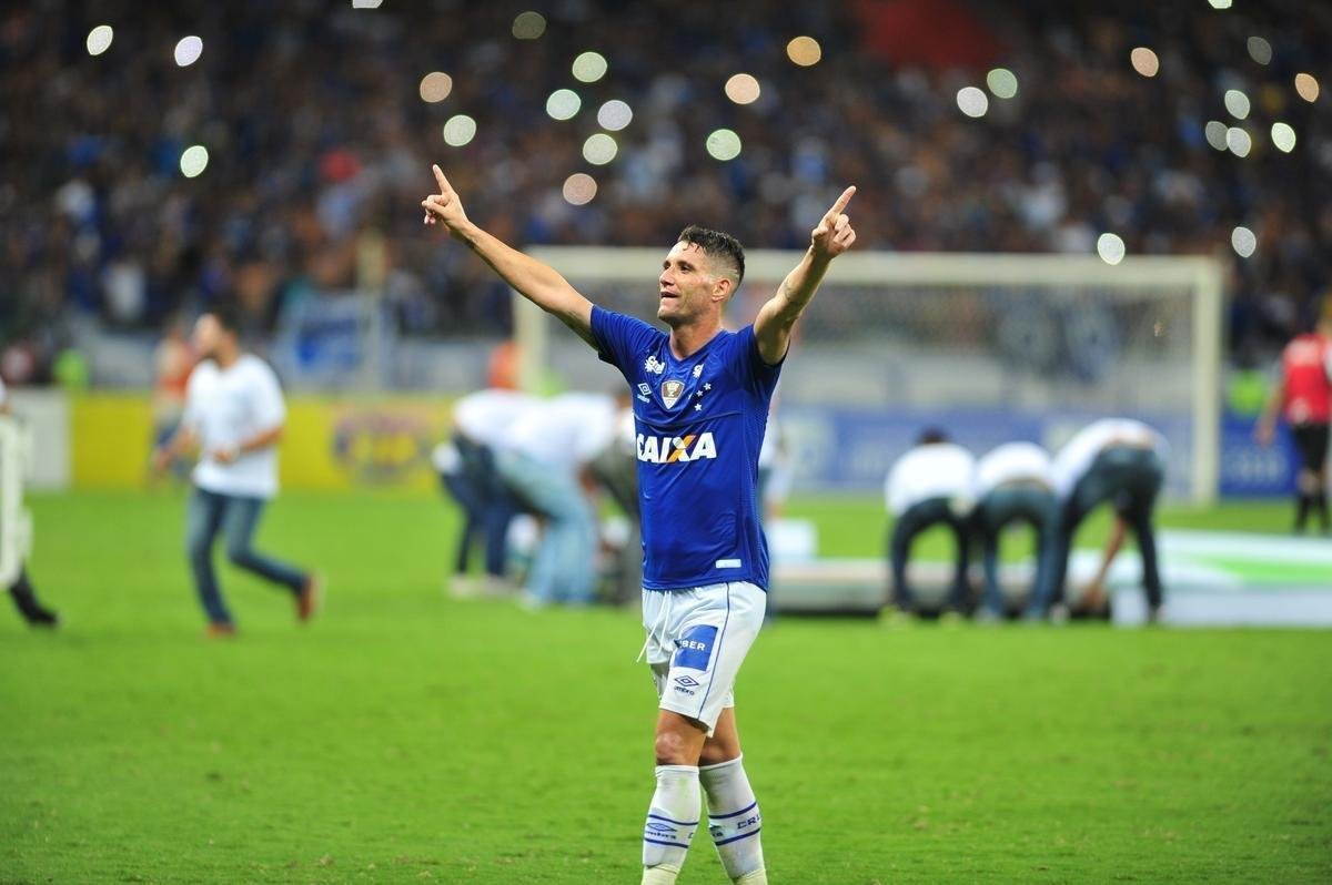 Festa do Cruzeiro com a conquista do Campeonato Mineiro sobre o Atltico