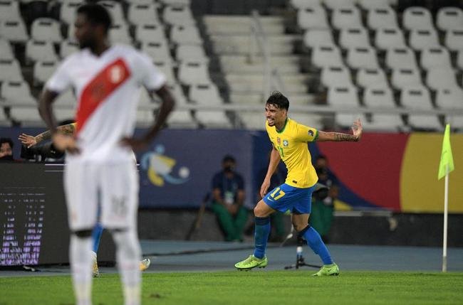 Brasil e Peru se enfrentaram no Estdio Nilton Santos, pelas semfinais da Copa Amrica 