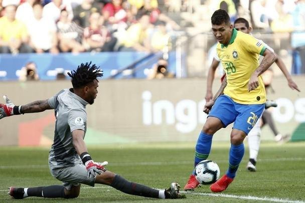 Imagens da vitória do Brasil sobre o Peru, na Arena Corinthians