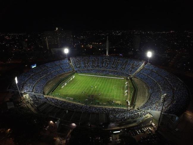 Arrascaeta, do Cruzeiro, marcou primeiro gol do Uruguai em vitria sobre Uzbequisto, em Montevidu