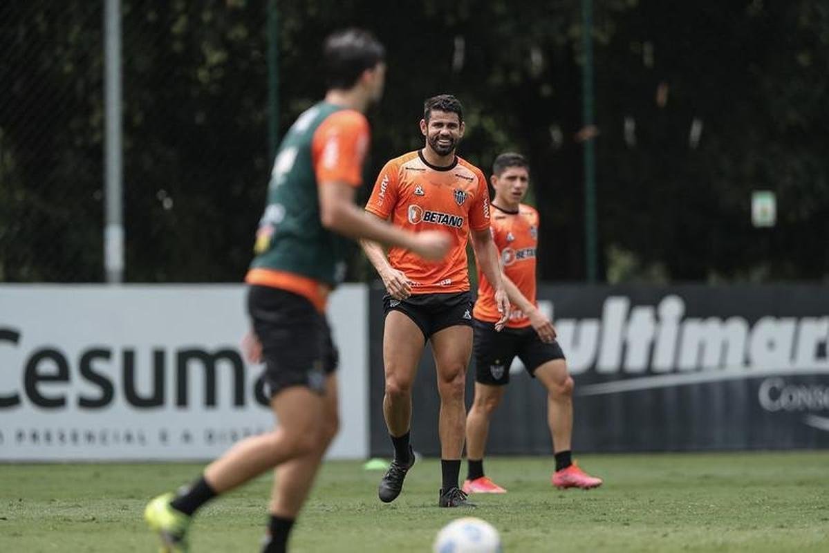 Galo treinou em preparao para o jogo contra o Fortaleza 