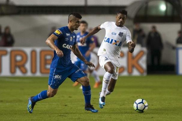 Fotos do jogo entre Santos e Cruzeiro, na Vila Belmiro, pelas quartas de final da Copa do Brasil