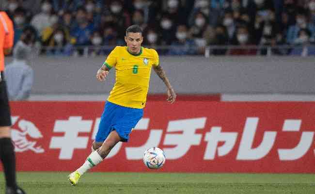 Guilherme Arana foi titular na vitória do Brasil sobre o Japão