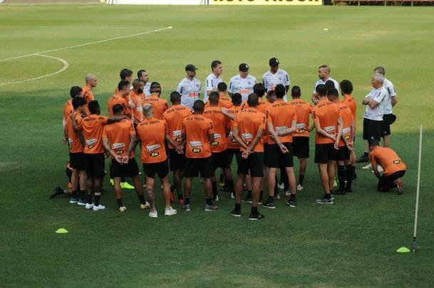 Vagner Mancini e Luan concederam entrevista na Cidade do Galo