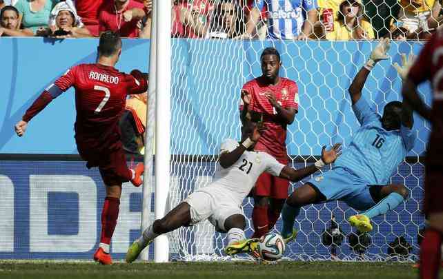 Na Copa de 2014, Ronaldo marcou o segundo gol portugus na vitria por 2 a 1, pela fase de grupos