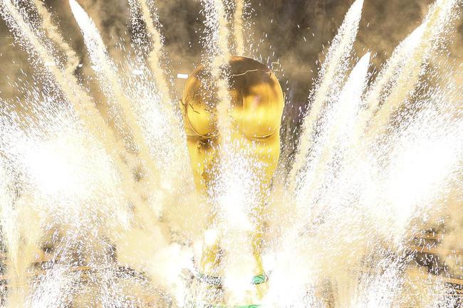 Entrada de Argentina e Frana no campo do Estdio Icnico de Lusail para a final da Copa do Mundo foi um espetculo  parte. Veja fotos do show de fogos, de luzes e da execuo dos hinos nacionais dos dois pases