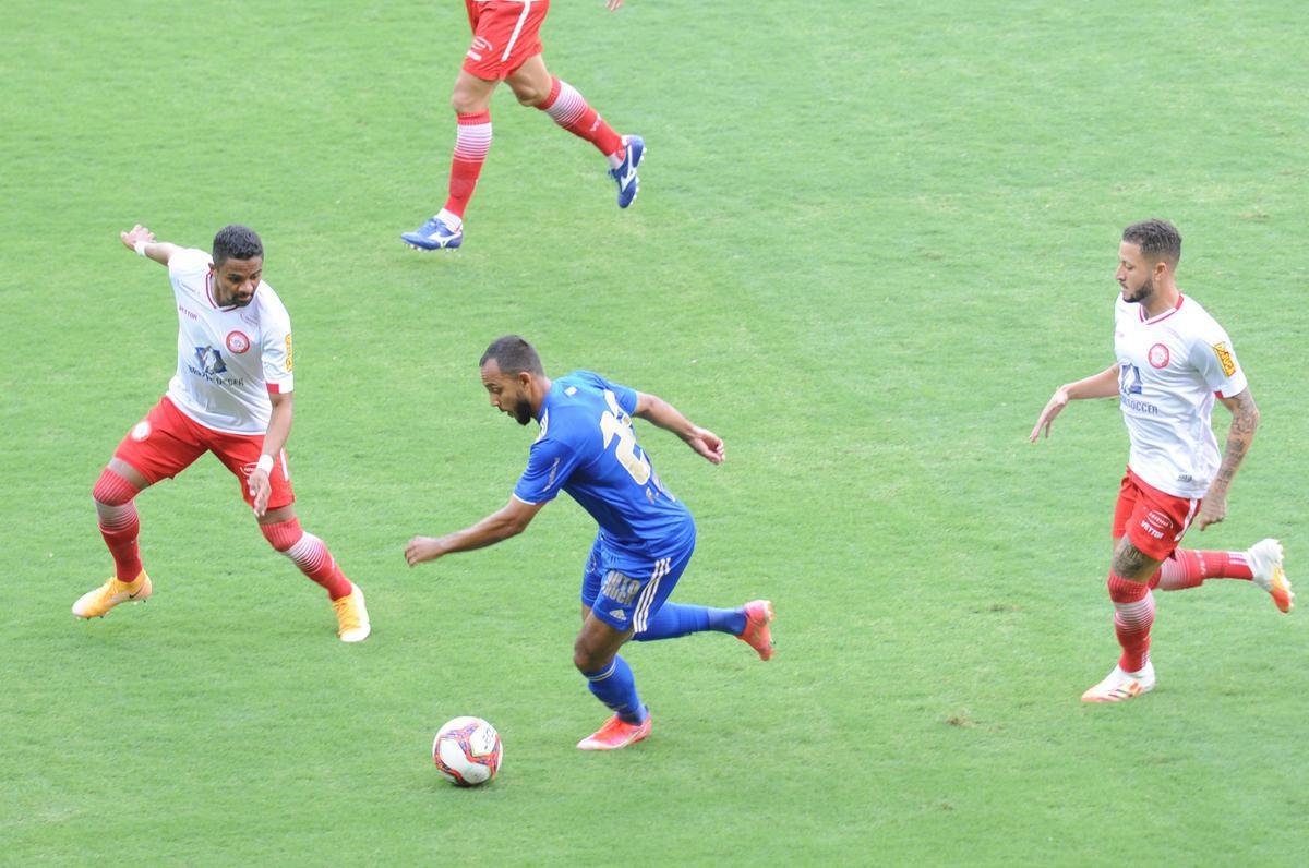 Fotos do empate por 0 a 0 entre Cruzeiro e Tombense, no Mineiro, em Belo Horizonte, pela sexta rodada do Campeonato Mineiro de 2021. Goleiro cruzeirense Fbio pegou um pnalti cobrado por Paulinho Dias e evitou o revs.
