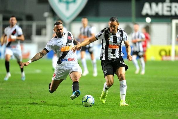 Marcos Jnior virou no final e deu vitria ao Vasco, por 2 a 1, sobre o Atltico