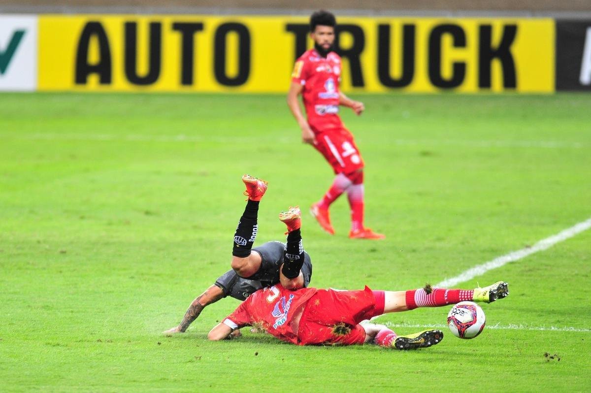 Fotos do jogo entre Atltico e Tombense, neste sbado, pela semifinal do Campeonato Mineiro