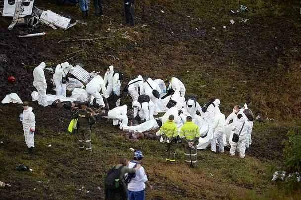 Imagens do local onde caiu o avio da Chapecoense, perto da La Unin, na Colmbia