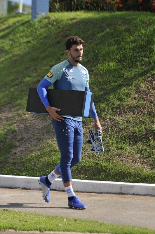 Treino do Cruzeiro nesta segunda marcou o batismo do colombiano Luis Orejuela, reforo para 2019