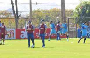 Imagens do treino do Cruzeiro com a presena do presidente Wagner Pires de S