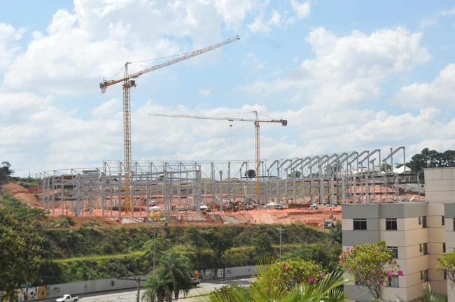 Arena MRV completa um ano de obras neste 20 de abril de 2021. Veja como est� o andamento da constru��o do est�dio do Atl�tico, que tem previs�o de ficar pronto em outubro de 2022. Ser�o 46 mil lugares, 2.333 vagas de estacionamento, 40 bares e 80 camarotes. O empreendimento fica no bairro Calif�rnia, em Belo Horizonte. (Fotos de Gladyston Rodrigues/EM/D. A Press)