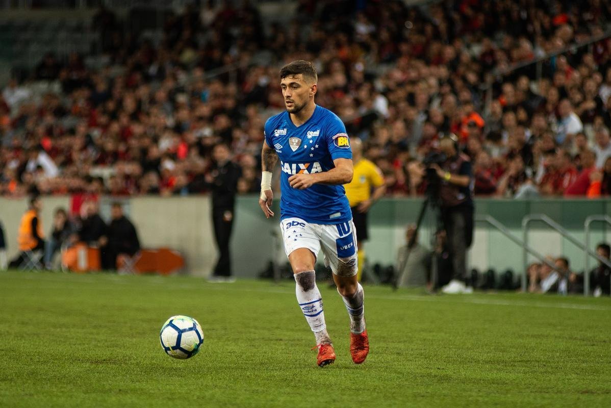 Um dos principais jogadores do Cruzeiro, Arrascaeta voltou a ser decisivo nos dois ttulos da equipe na temporada. O uruguaio marcou gols nas finais do Campeonato Mineiro e da Copa do Brasil. O camisa 10 disputou 48 jogos e marcou 15 gols. Ao lado de Thiago Neves, foi o artilheiro do time em 2018. Alm disso, foi vice-lder de assistncias, ao lado de Egdio, com nove passes para gols.