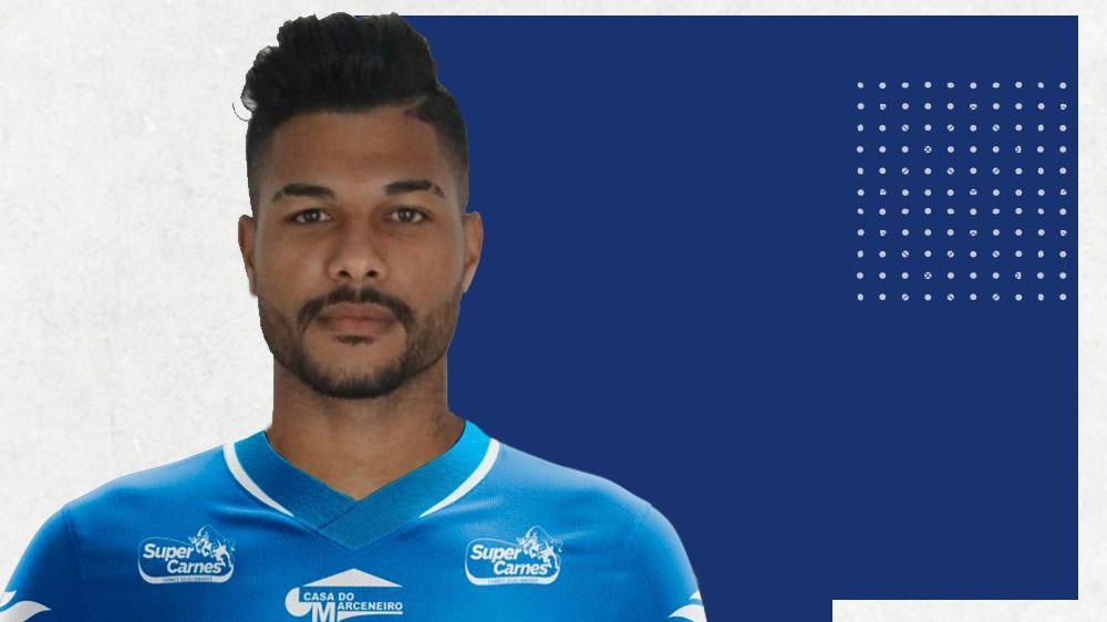 O Confiana anunciou a contratao do lateral-esquerdo Silva, que estava no Treze-PB