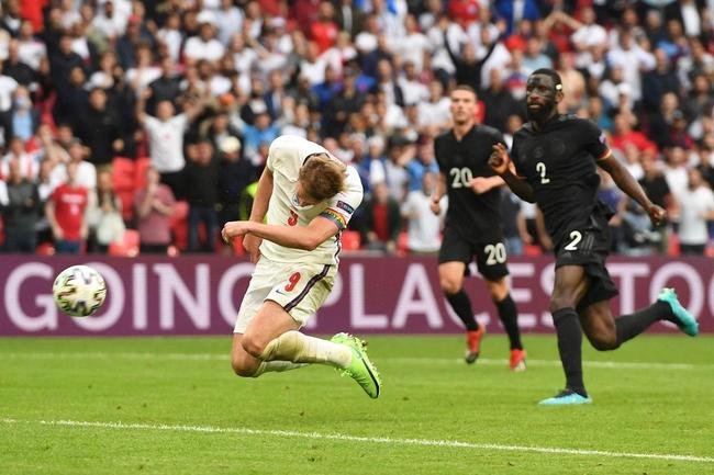 Fotos do gol de Harry Kane, da Inglaterra, sobre a Alemanha, em Wembley. Ingleses venceram por 2 a 0 e avan�aram �s quartas de final da Eurocopa