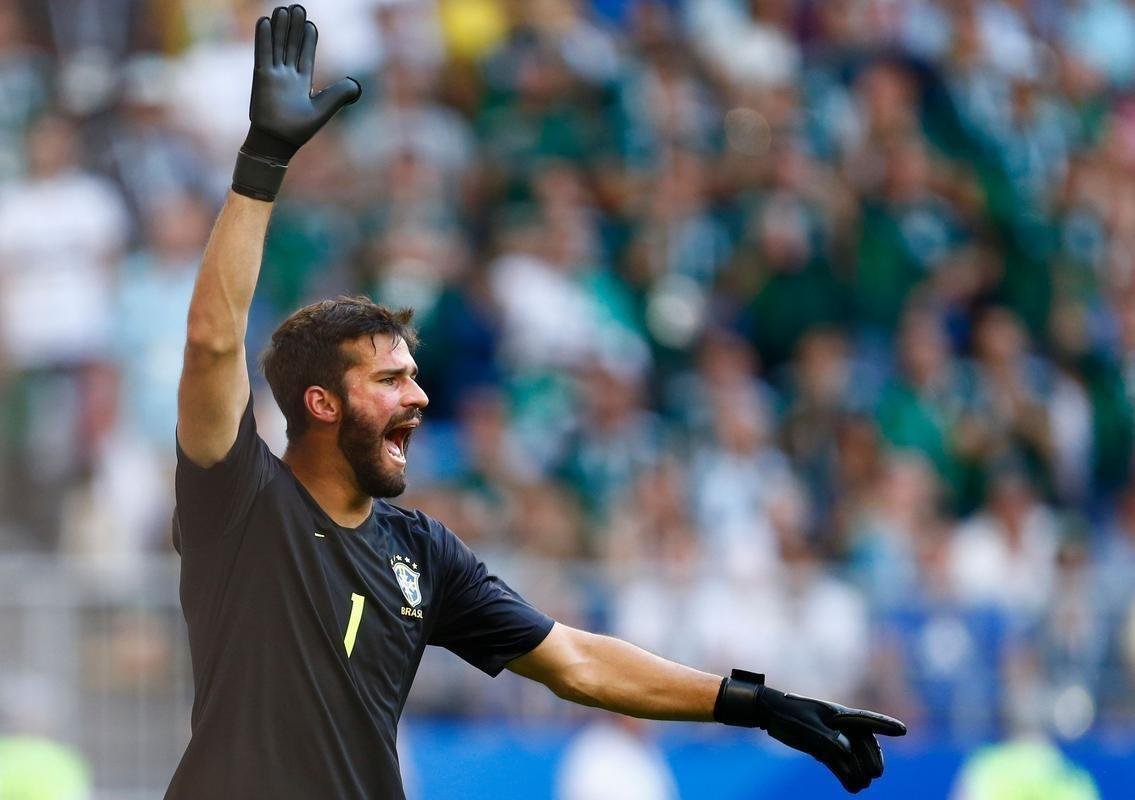 Alisson, 26 anos (goleiro de Brasil e Liverpool) - 80 milhes de euros
