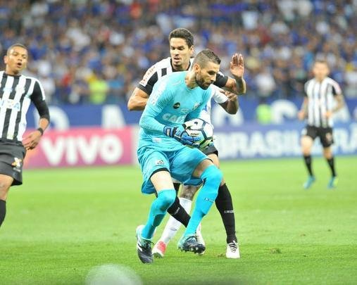 Imagens da torcida e da partida entre Cruzeiro e Santos, no Mineiro
