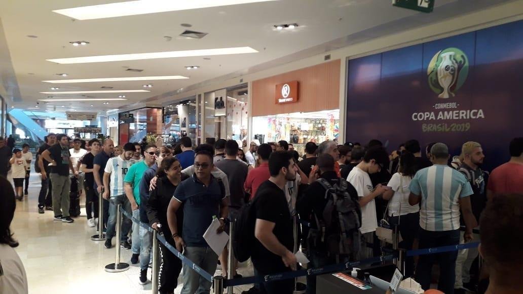 Movimentao na troca de ingressos para Copa Amrica em Belo Horizonte