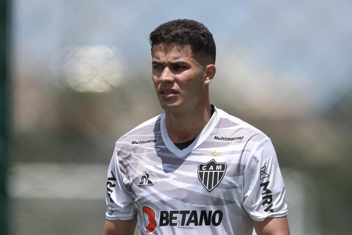 Primeiro treino comandado por Cuca desde a volta ao Atltico