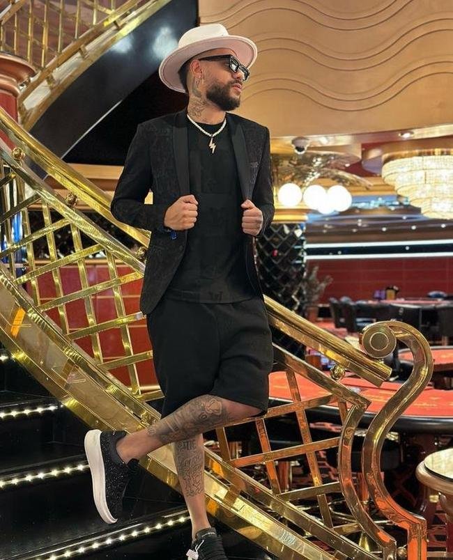 Ssia do jogador assiste diversos jogos