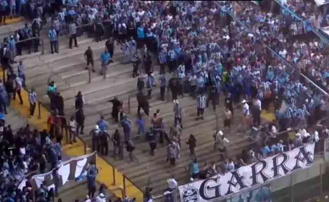 Partida entre Grmio e Cruzeiro ficou marcada por brigas na torcida tricolor
