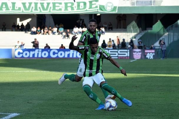 Fotos do duelo entre Coritiba e América, no Couto Pereira, em Curitiba, pela 25ª rodada da Série B do Campeonato Brasileiro
