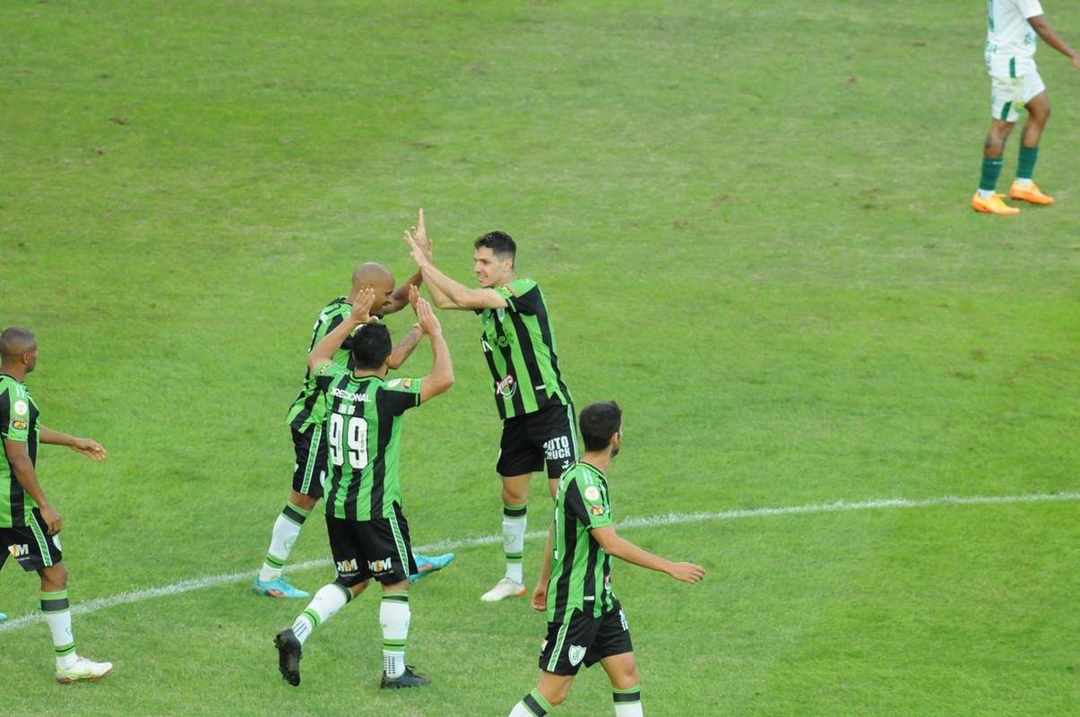 Amrica e Cuiab se enfrentaram, no Independncia, pela 9 rodada do Campeonato Brasileiro