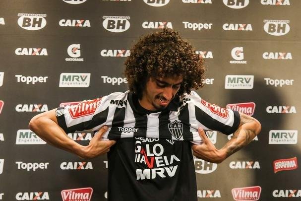 Imagens da apresentação de Valdívia no Atlético