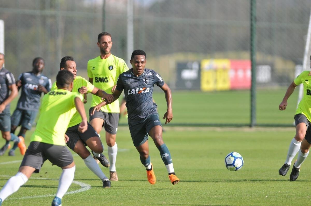 Atltico derrotou Coimbra em jogo-treino na Cidade do Galo com gols de Galdezani, Edinho e Fbio Santos