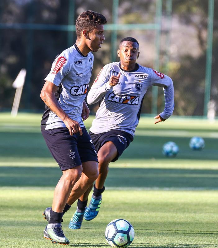 Galo afia pontaria em treino para melhorar nmeros no Brasileiro