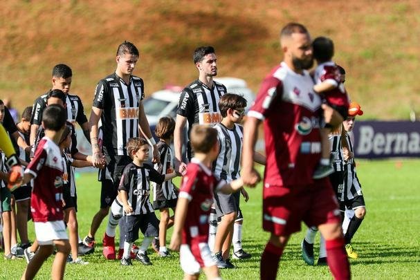Fotos do duelo entre Patrocinense e Atlético, em Patrocínio, pela nona rodada do Mineiro