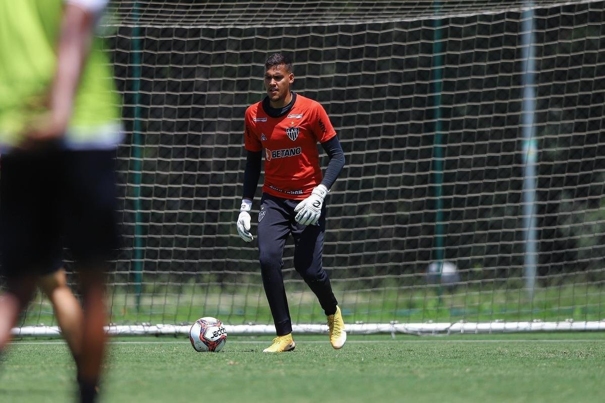 Treino do Atlético em campo. Jogadores fizeram atividade pela manhã no gramado. No período da tarde, trabalho foi na academia