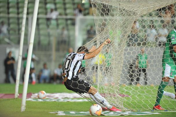 Atltico insistiu no segundo tempo, no conseguiu o terceiro gol e foi eliminado