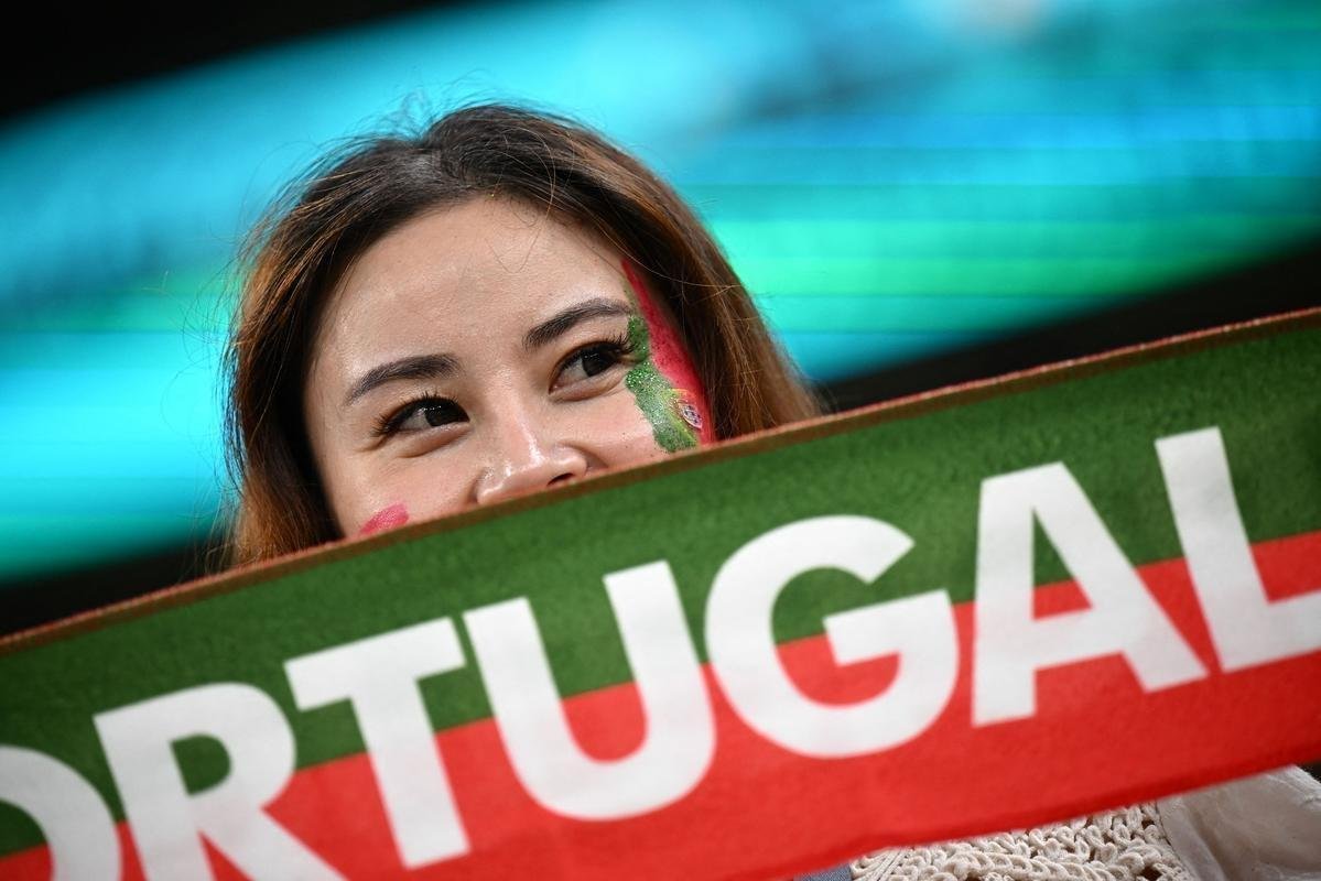 Torcedores de Portugal e Sua no Estdio Icnico de Lusail, pelas oitavas de final da Copa do Mundo 
