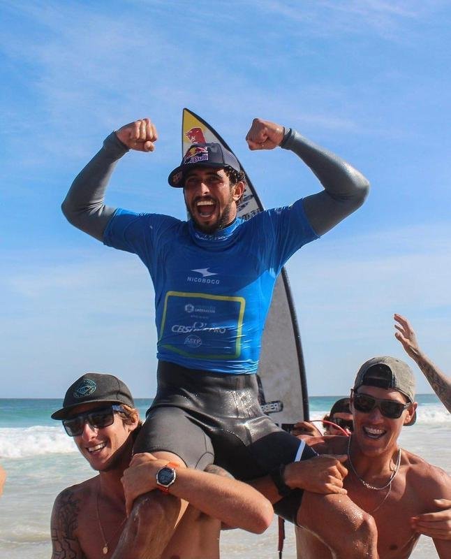 Lucas Chumbo, foi o primeiro eliminado do BBB20 e  surfista profissional