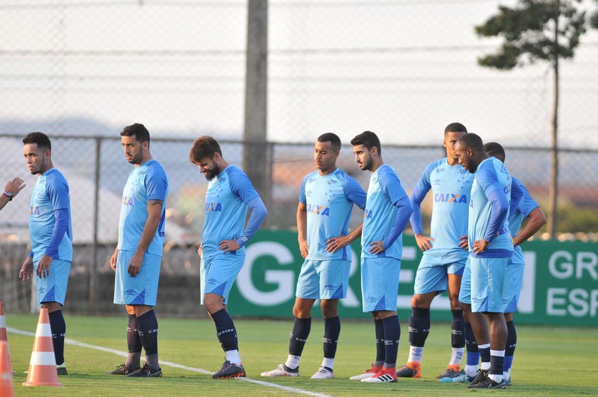 Fotos do treino do Cruzeiro desta segunda-feira, na Toca da Raposa II (Alexandre Guzanshe/EM D.A Press)