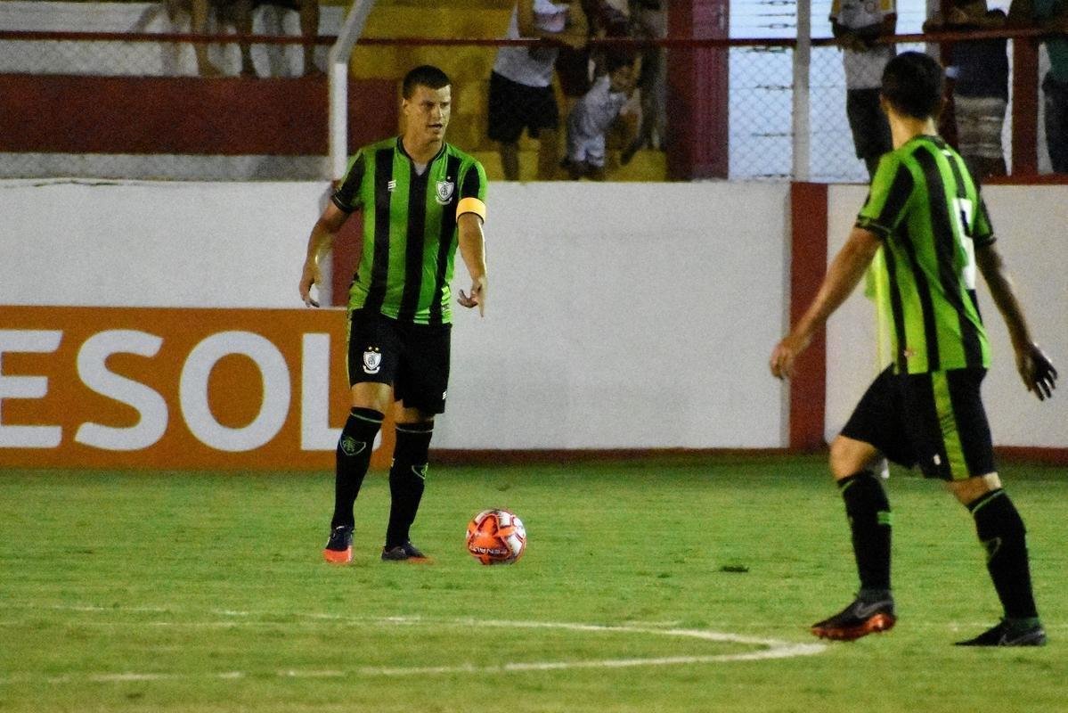 Amrica virou diante do Tombense no fim e conquistou primeira vitria como visitante no Mineiro